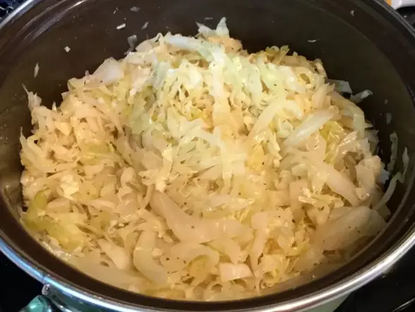 How is sauerkraut made step by step?